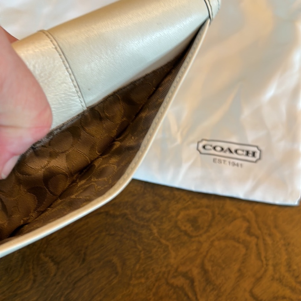 New COACH wallet - Picture 6 of 11